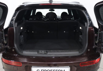 Подержанный автомобиль MINI Clubman Wagon 2016 года (23 фото)