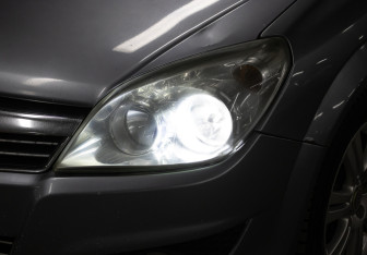 Подержанный автомобиль Opel Astra Sedan 2007 года (21 фото)