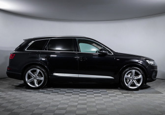Подержанный автомобиль Audi Q7 2018 года (4 фото)