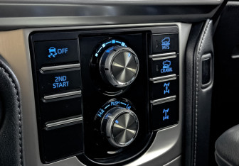 Подержанный автомобиль Toyota Land Cruiser Prado 2022 года (27 фото)