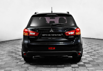 Подержанный автомобиль Mitsubishi ASX 2012 года (6 фото)