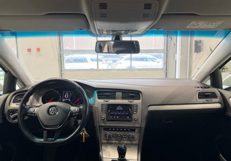 Подержанный автомобиль Volkswagen Golf Hatchback 2014 года (12 фото)