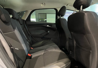 Подержанный автомобиль Ford Focus Hatchback 2013 года (11 фото)