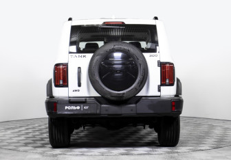 Подержанный автомобиль Tank 300 2024 года (7 фото)