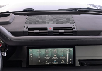 Подержанный автомобиль Land Rover Defender Suv 2020 года (15 фото)