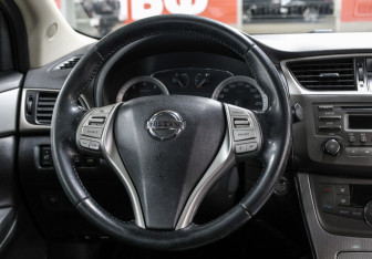 Подержанный автомобиль Nissan Sentra Sedan 2014 года (17 фото)