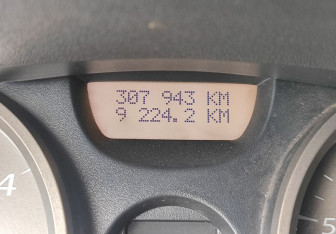 Подержанный автомобиль Renault Megane Wagon 2006 года (15 фото)