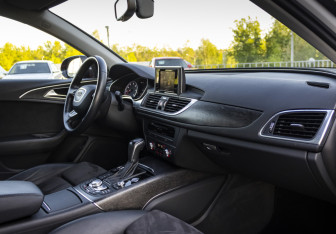 Подержанный автомобиль Audi A6 Sedan 2017 года (13 фото)