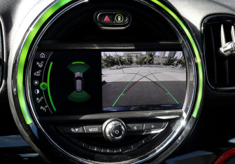 Подержанный автомобиль MINI Countryman 2020 года (16 фото)