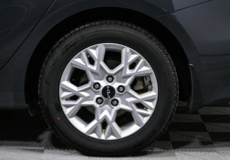 Подержанный автомобиль Kia Ceed Wagon 2021 года (7 фото)