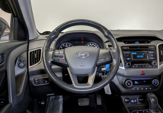 Подержанный автомобиль Hyundai Creta 2019 года (21 фото)