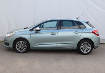 Подержанный автомобиль Citroen C4 Hatchback 2011 года (8 фото)