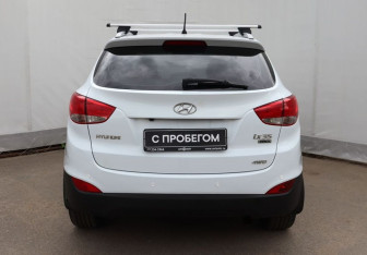 Подержанный автомобиль Hyundai ix35 2010 года (5 фото)
