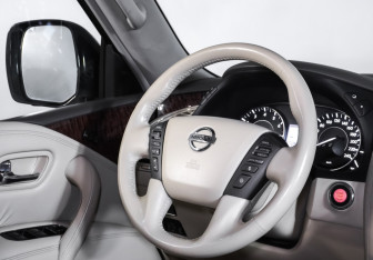 Подержанный автомобиль Nissan Patrol 2012 года (16 фото)