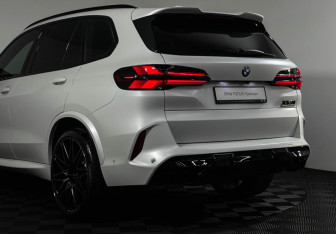 Подержанный автомобиль BMW X5 M 2024 года (34 фото)