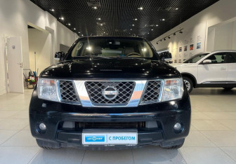 Подержанный автомобиль Nissan Pathfinder 2008 года (2 фото)