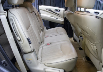 Подержанный автомобиль Infiniti QX60 2019 года (14 фото)