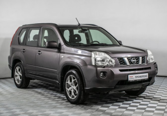 Подержанный автомобиль Nissan X-Trail 2009 года (3 фото)