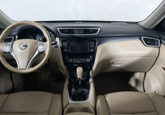 Подержанный автомобиль Nissan X-Trail 2017 года (12 фото)