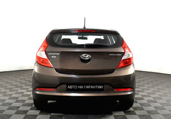 Подержанный автомобиль Hyundai Solaris Hatchback 2015 года (4 фото)