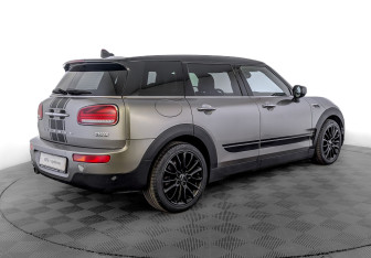 Подержанный автомобиль MINI Clubman Wagon 2019 года (5 фото)