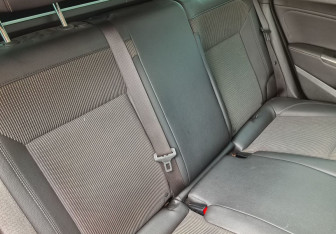 Подержанный автомобиль Opel Astra Wagon 2012 года (13 фото)
