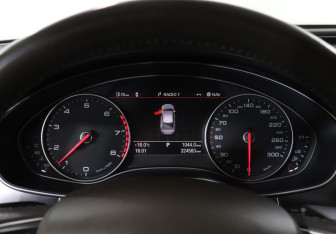 Подержанный автомобиль Audi A7 2011 года (11 фото)