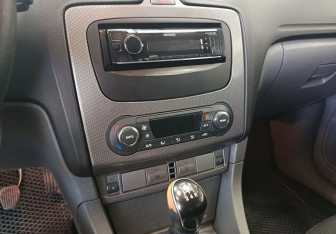 Подержанный автомобиль Ford Focus Sedan 2009 года (12 фото)