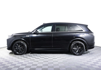 Подержанный автомобиль LiXiang L7 2023 года (8 фото)