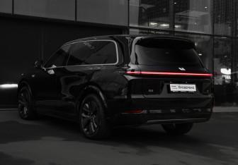 Подержанный автомобиль LiXiang L9 2024 года (6 фото)