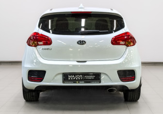 Подержанный автомобиль Kia Ceed Hatchback 2017 года (6 фото)