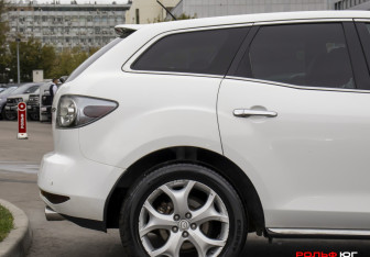 Подержанный автомобиль Mazda CX-7 2011 года (23 фото)