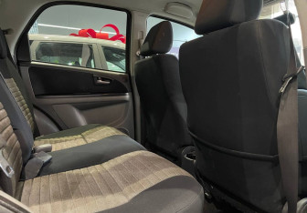 Подержанный автомобиль Suzuki SX4 Hatchback 2008 года (12 фото)