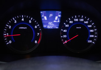 Подержанный автомобиль Hyundai Solaris Hatchback 2013 года (12 фото)