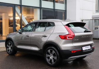 Подержанный автомобиль Volvo XC40 2021 года (6 фото)