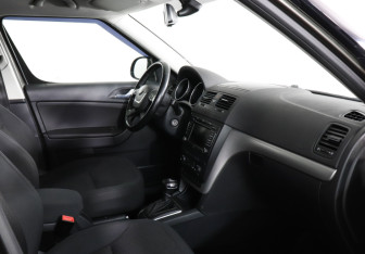 Подержанный автомобиль Skoda Yeti 2012 года (6 фото)