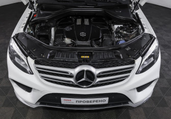Подержанный автомобиль Mercedes-Benz GLE 2016 года (8 фото)