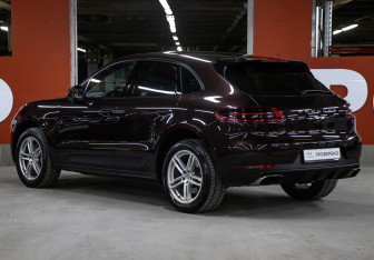 Подержанный автомобиль Porsche Macan 2018 года (7 фото)