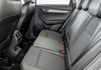 Подержанный автомобиль Skoda Karoq 2021 года (12 фото)