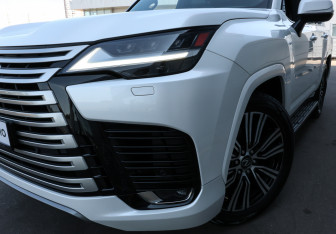 Подержанный автомобиль Lexus LX 2022 года (31 фото)