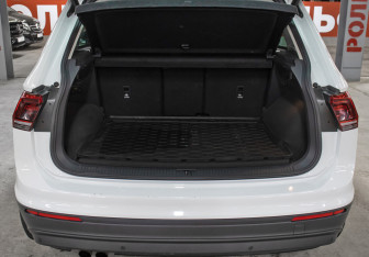 Подержанный автомобиль Volkswagen Tiguan 2018 года (10 фото)