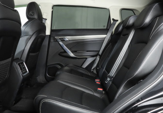 Подержанный автомобиль Geely Atlas Pro 2023 года (10 фото)