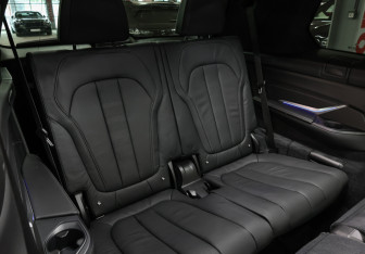 Подержанный автомобиль BMW X7 2019 года (13 фото)