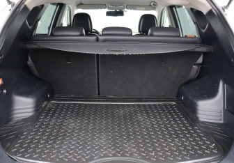 Подержанный автомобиль Hyundai ix35 2010 года (21 фото)