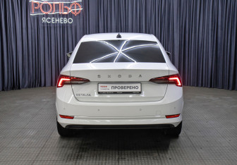 Подержанный автомобиль Skoda Octavia Liftback 2020 года (6 фото)