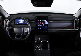 Подержанный автомобиль Jaecoo J7 2024 года (17 фото)