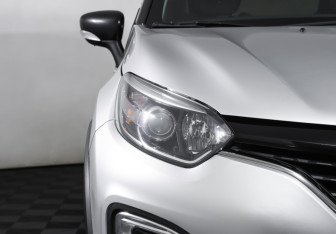 Подержанный автомобиль Renault Kaptur 2020 года (23 фото)
