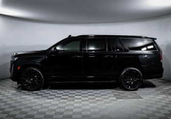 Подержанный автомобиль Cadillac Escalade Suv 2023 года (8 фото)