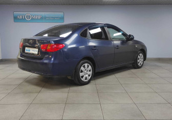 Подержанный автомобиль Hyundai Elantra Sedan 2008 года (5 фото)