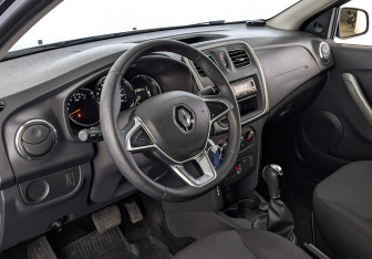 Подержанный автомобиль Renault Logan Sedan 2021 года (15 фото)